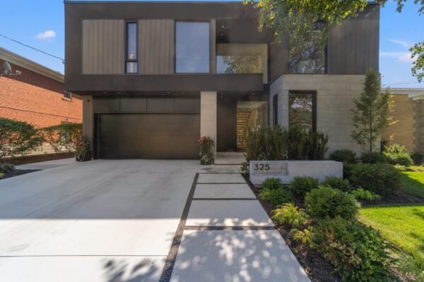 325HillhurstBlvd0005